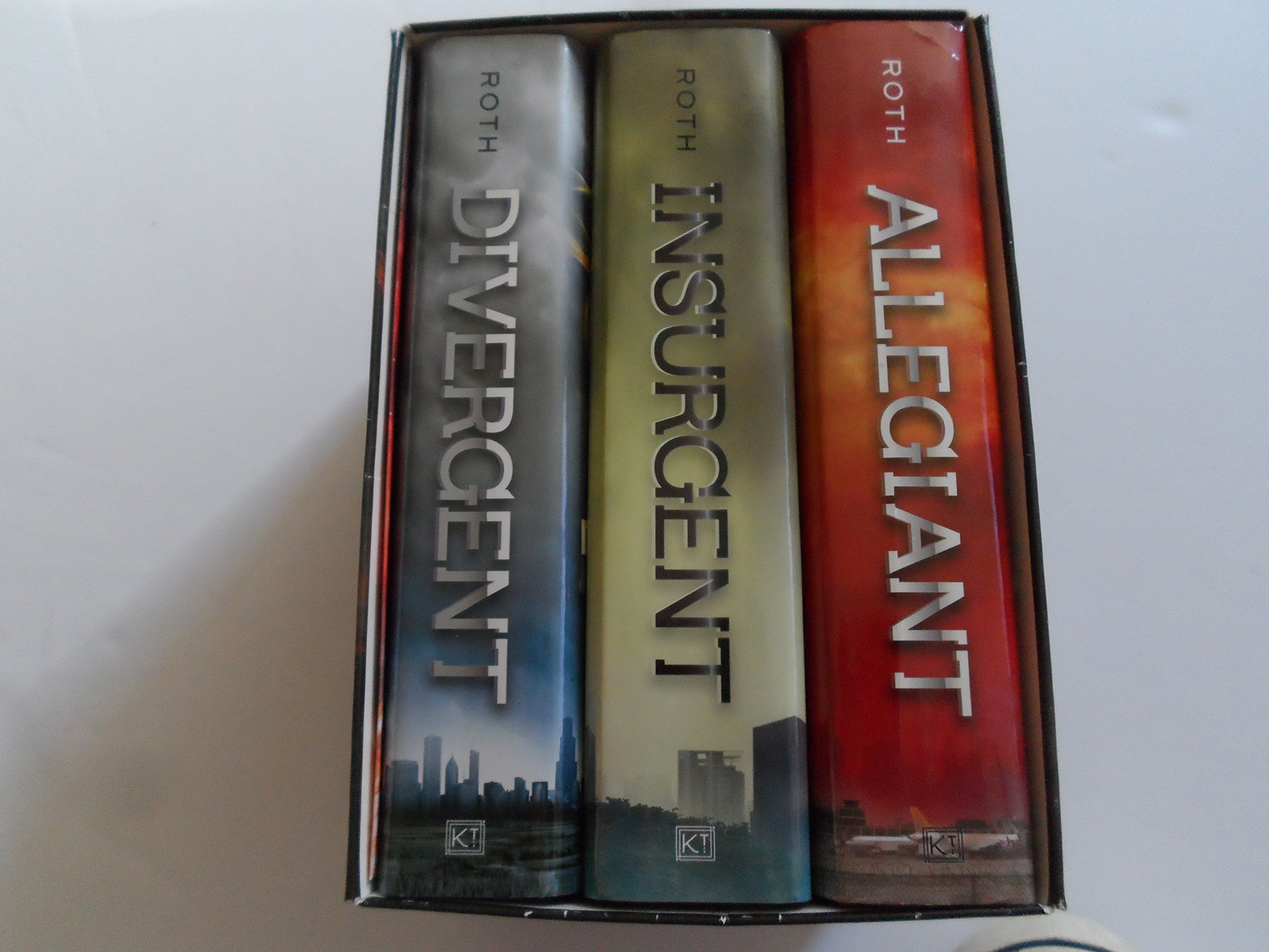Divergent Series 3-Book Box Set: Divergent, Insurgent, Allegiant
